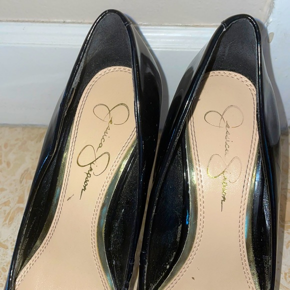 Black Jessica Simpson Round Toe Pumps - Picture 2 of 3